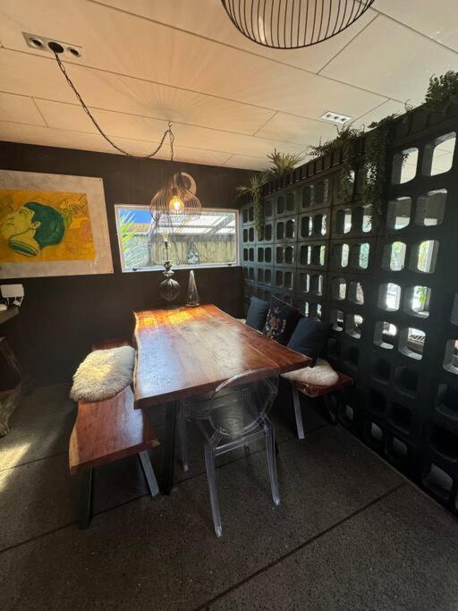 Electric Waihi Beach House - Family & Dog Friendly, Close To Beach, Pool Table, Outdoor Fire Room, Skate Ramp Bowentown 外观 照片