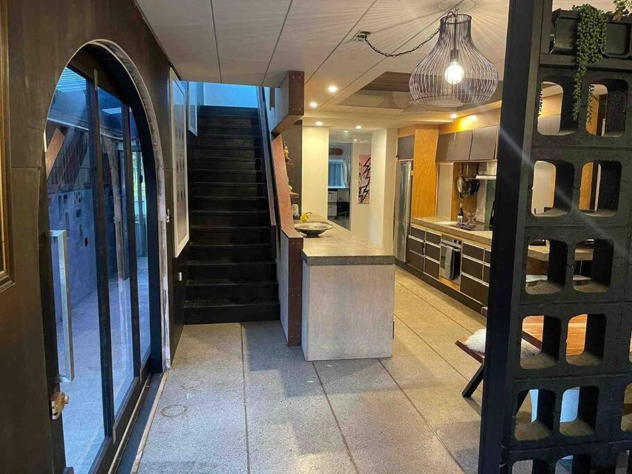 Electric Waihi Beach House - Family & Dog Friendly, Close To Beach, Pool Table, Outdoor Fire Room, Skate Ramp Bowentown 外观 照片