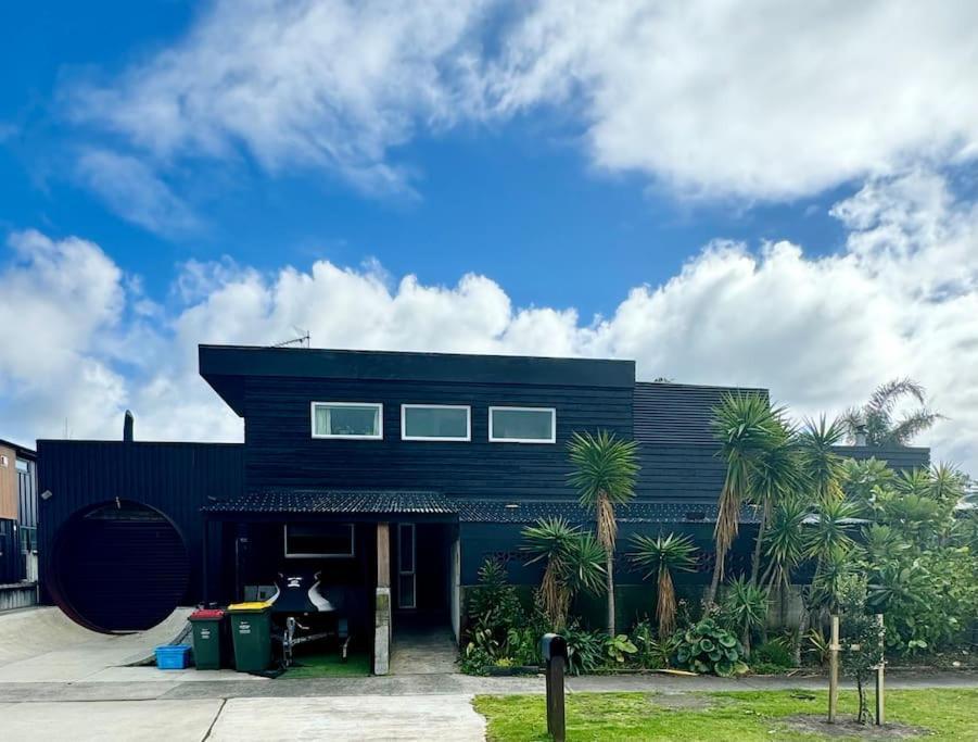 Electric Waihi Beach House - Family & Dog Friendly, Close To Beach, Pool Table, Outdoor Fire Room, Skate Ramp Bowentown 外观 照片